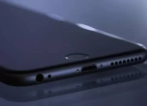 How-to-Remove-Water-in-iPhone-Speaker
