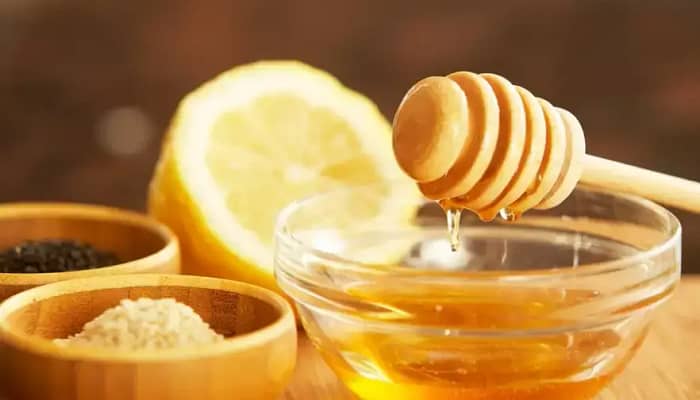Advantages-Of-Using-Honey-Water
